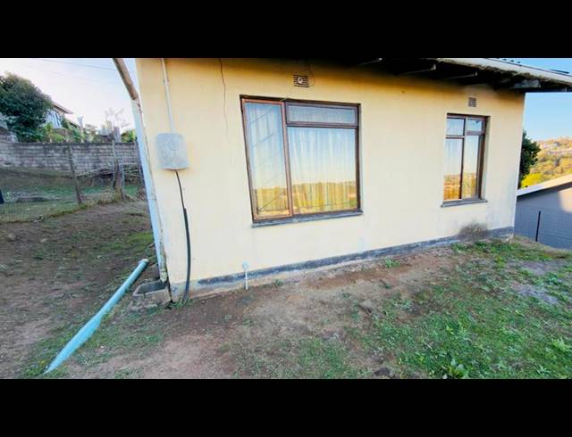 2 BEDROOM HOUSE FOR SALE IN NEWLANDS EAST